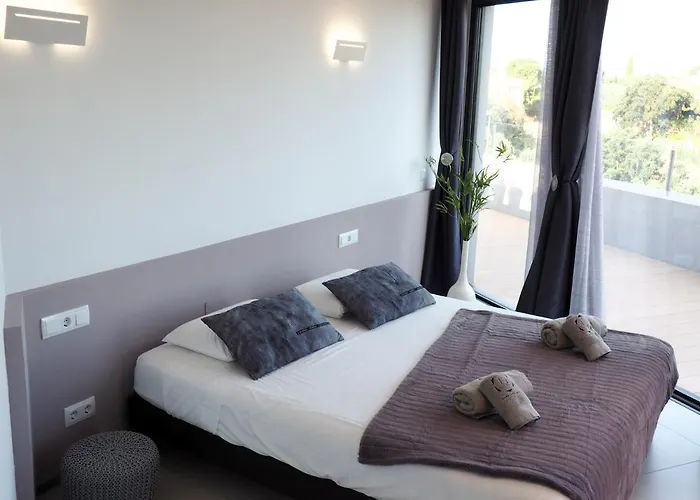 Villa Casa Lou, Architect With Heated Pool At Begur, 470m2 *